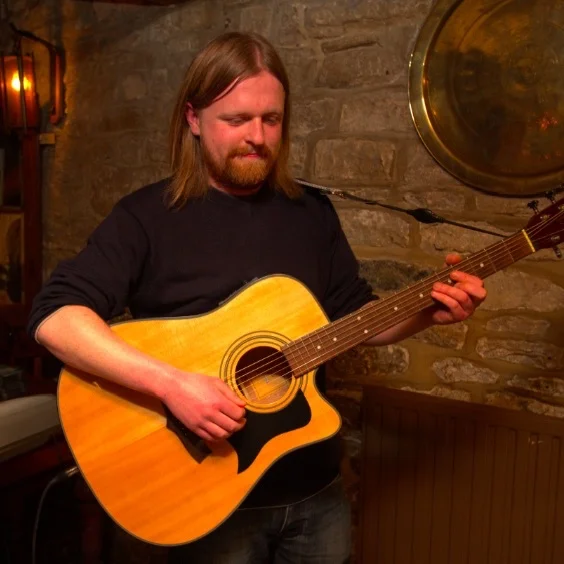 5 Best Guitar Teachers in Cardiff - Find lessons for your musical progress