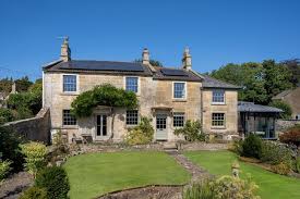 5 Best Listed Property Agents in Bath - Find homes with distinctive historic character